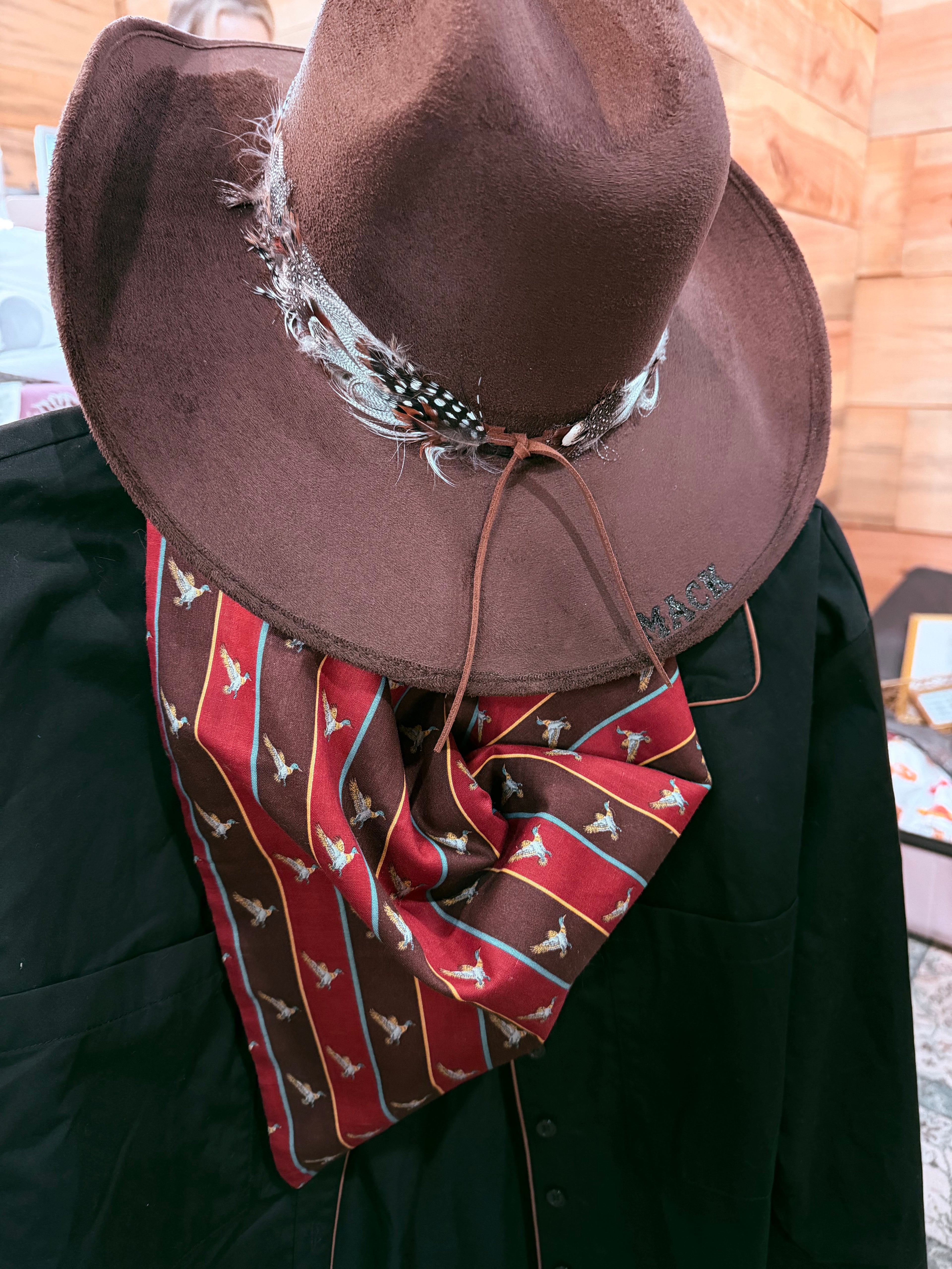 Stripped duck neck scarf